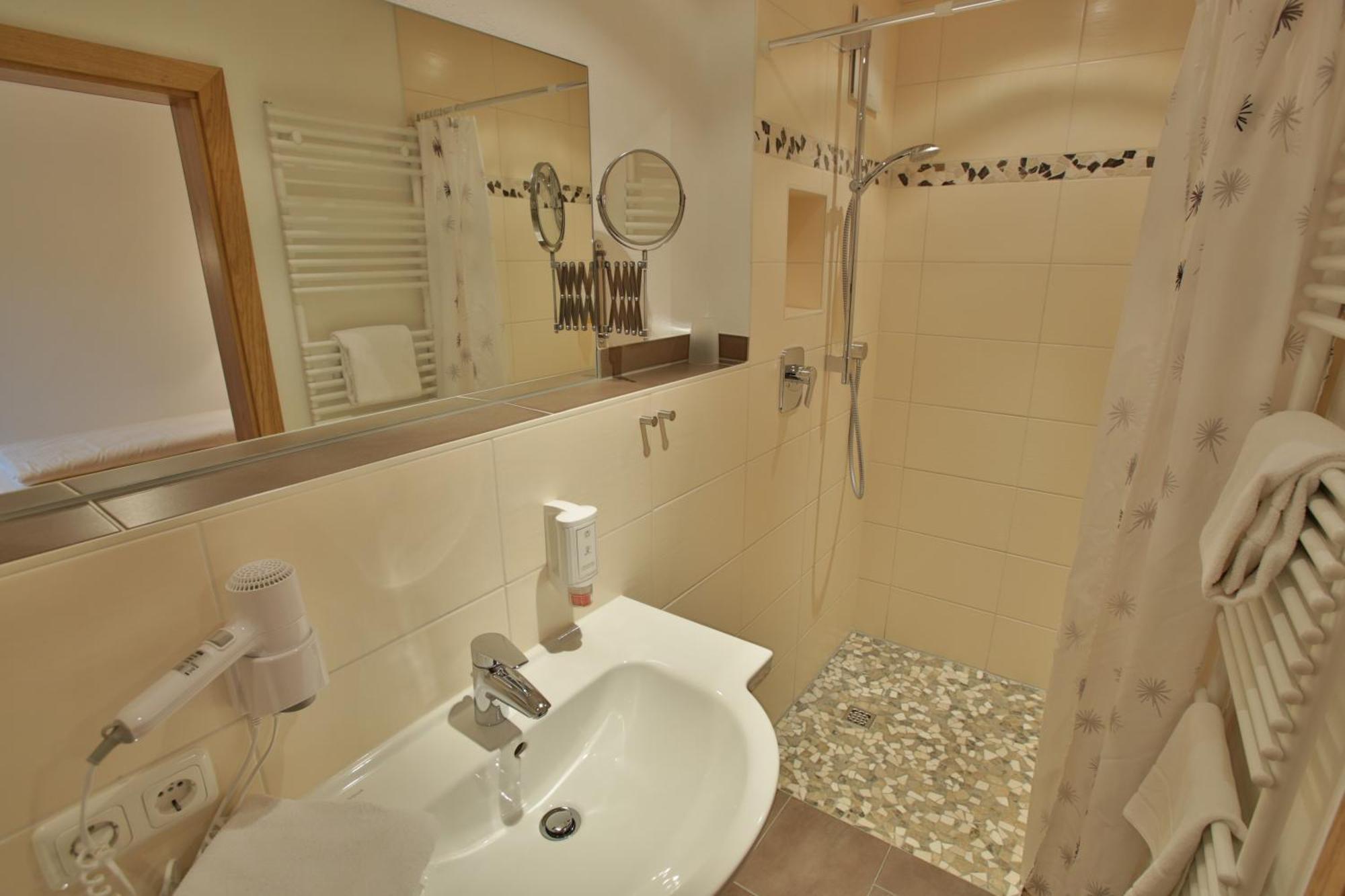 Pension Schweizerhaus Garni Weyarn Habitación foto