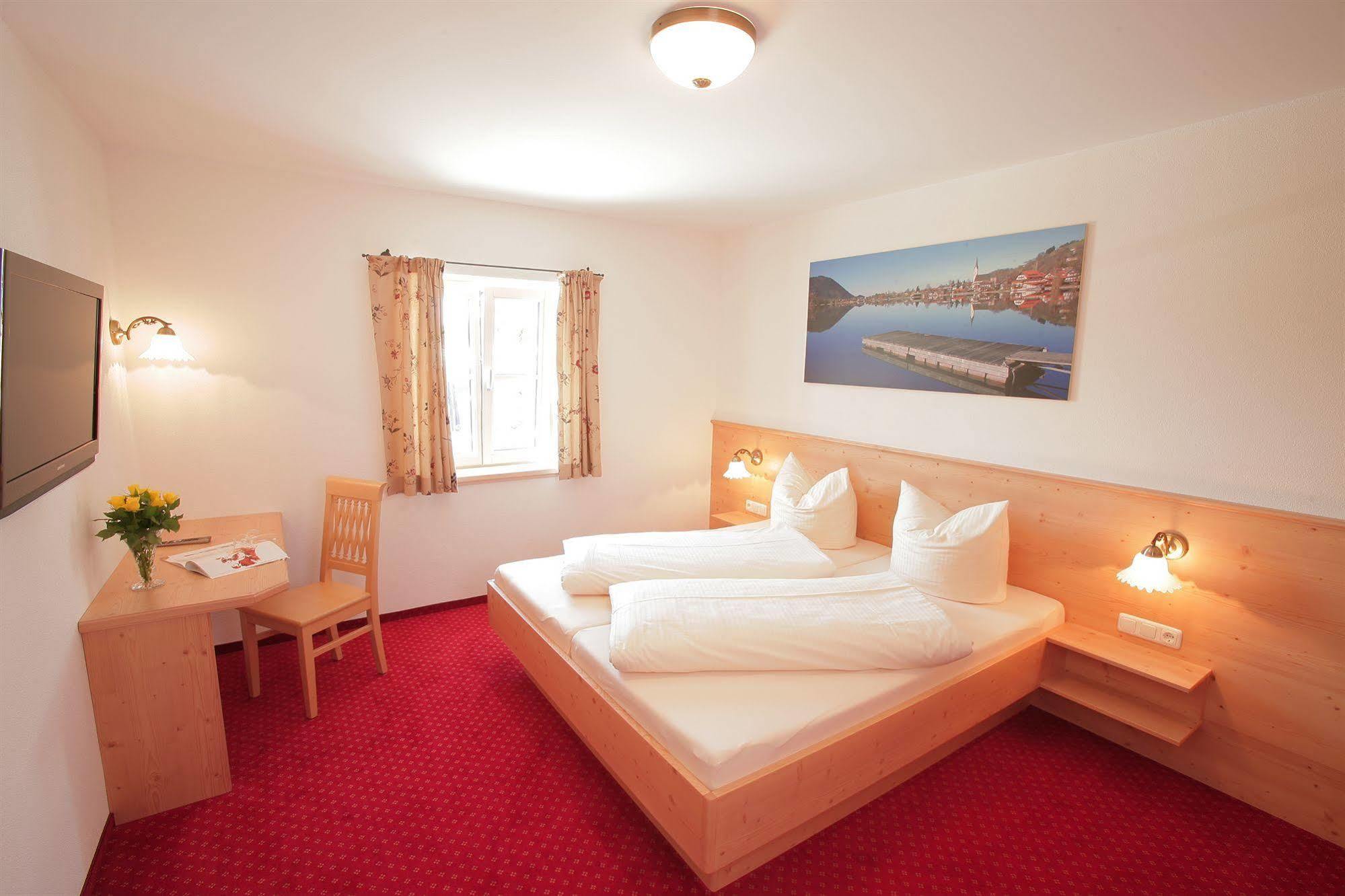 Pension Schweizerhaus Garni Weyarn Exterior foto